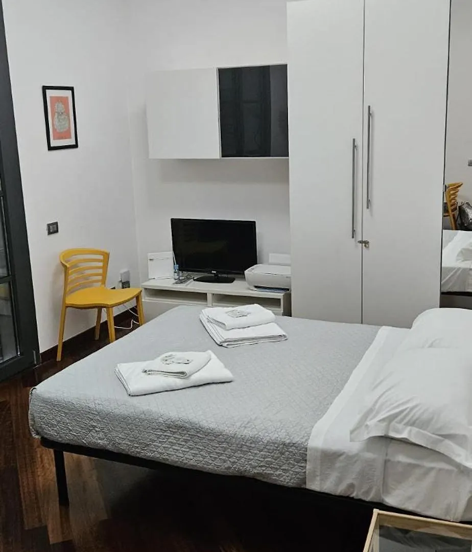 Studio 1 Porta Romana Milan 0*,